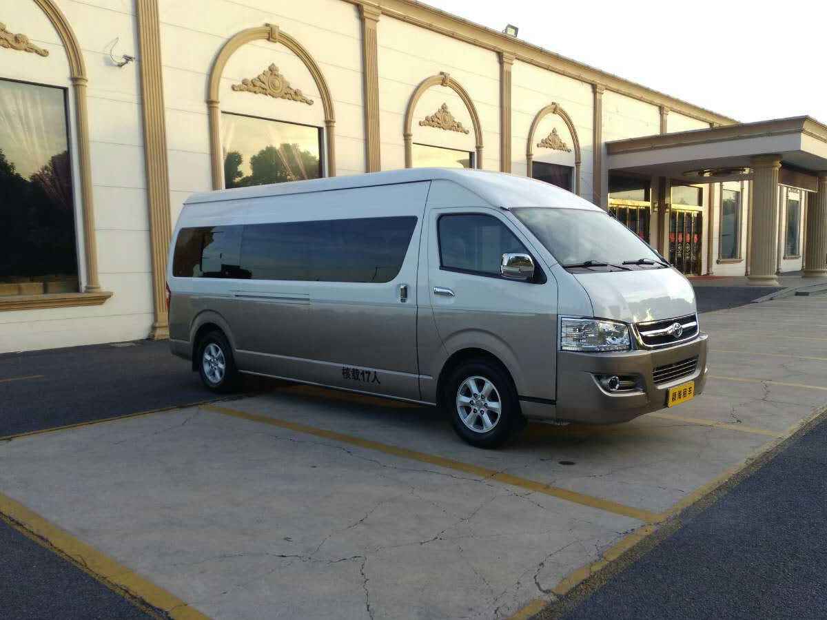 丰田海狮商务车17座